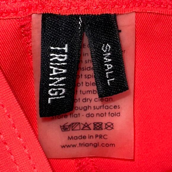 Triangl Gigi Crochet Neoprene Red Bikini Top Size Small - Picture 3 of 9